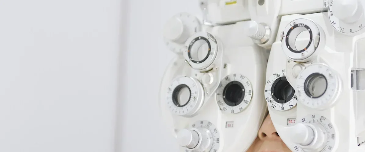 Adult person doing a vision exam